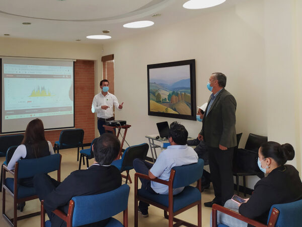 Charla educativa para invitados al evento